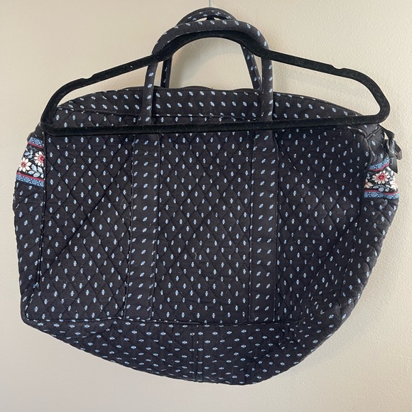 Vera Bradley Large Quilted Weekender Travel Bag Black Floral - Picture 2 of 4